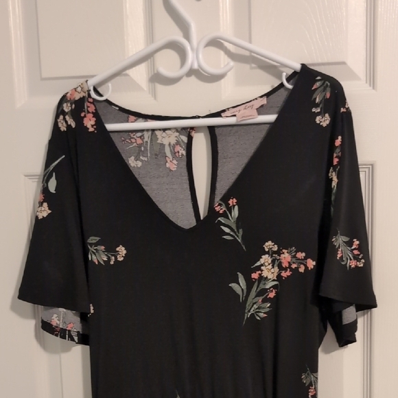 Penningtons Black Flutter Sleeve Jumpsuit With Belt V-Neck. Size 2X EUC - Picture 2 of 9